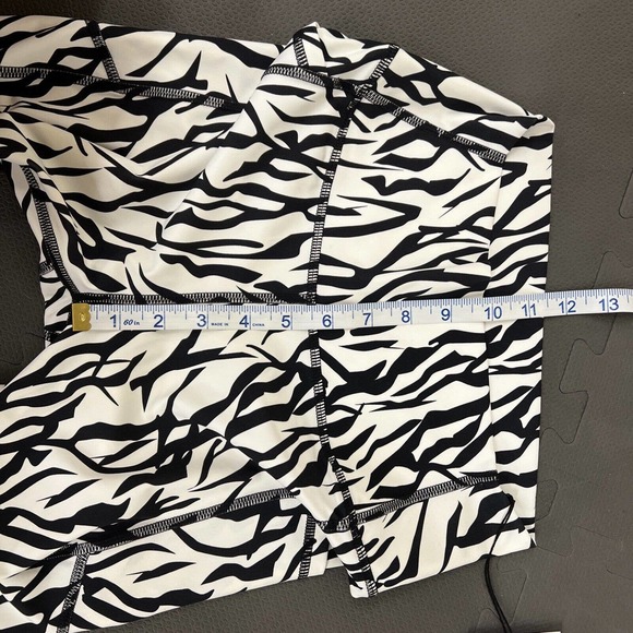 Zyia Active Safari Pocket Brilliant Hi-Rise 7/8 Leggings 24" Women's Size 6-8 - Picture 9 of 11